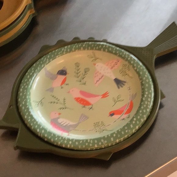 VINTAGE Paper plate holders, set of 6. 3 avocado green & 3 gold. - Picture 4 of 5